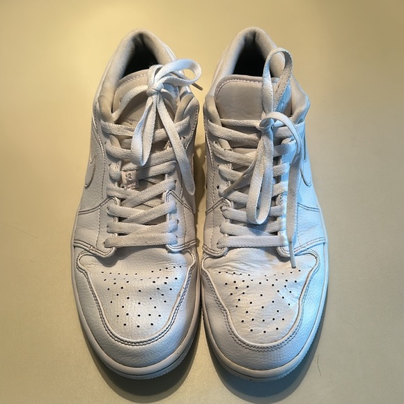 Air Jordan 1 Low Triple White 10 - Picture 5 of 7